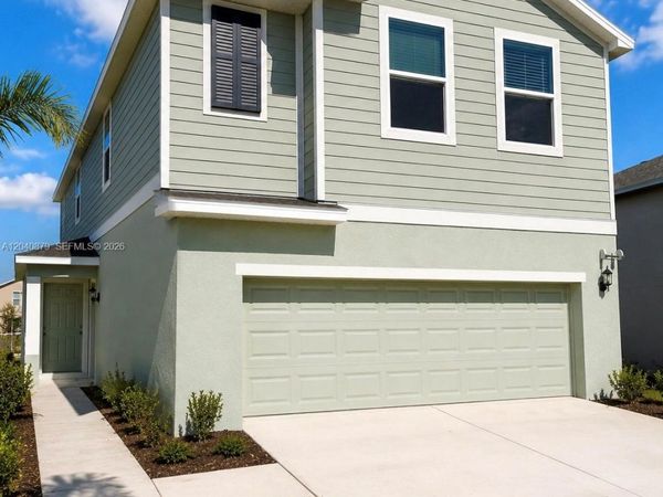 19619 Fairhill Ct , Unit N/A, Lehigh Acres, FL 33974