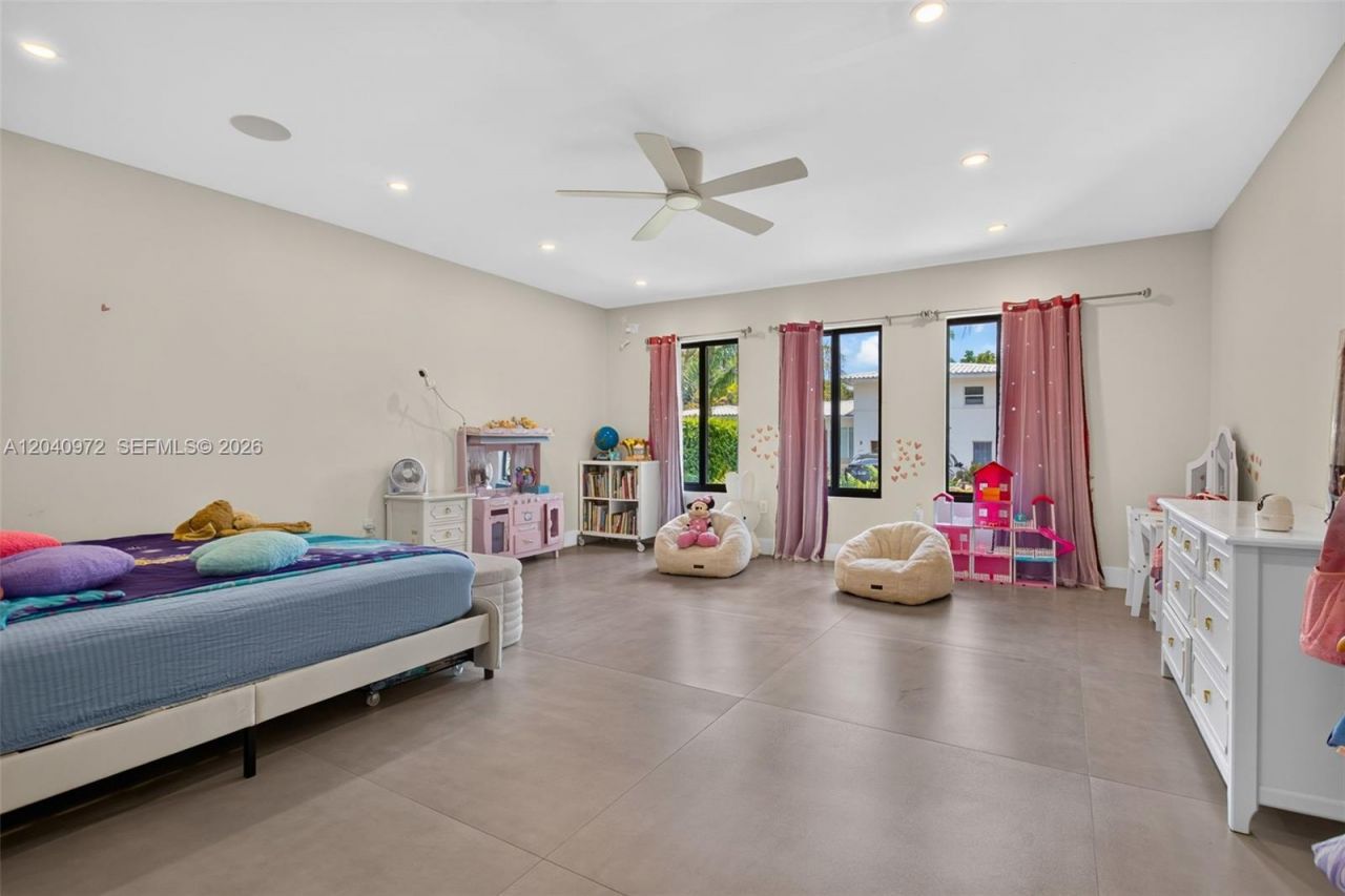 645 NE 53rd St, Miami, FL 33137 Photo