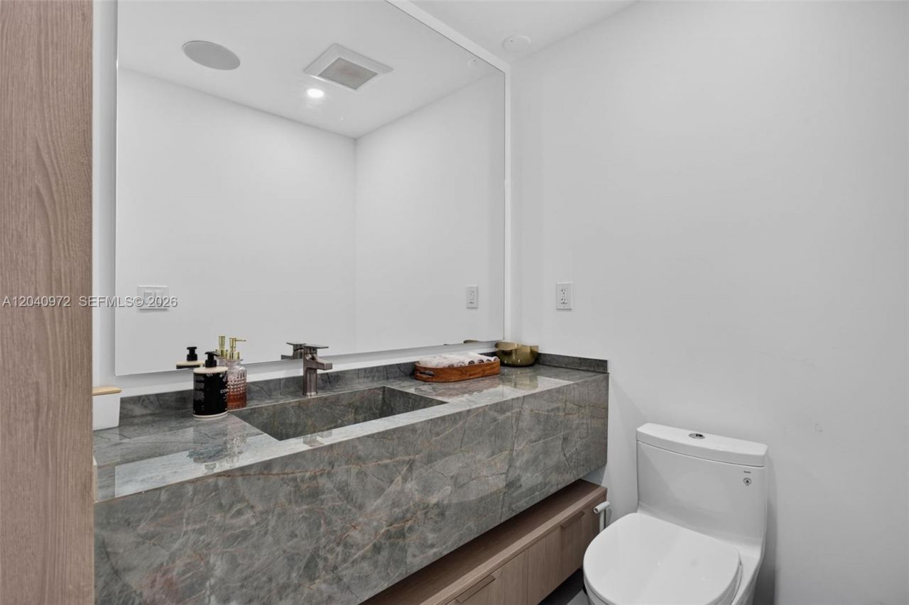 645 NE 53rd St, Miami, FL 33137 Photo