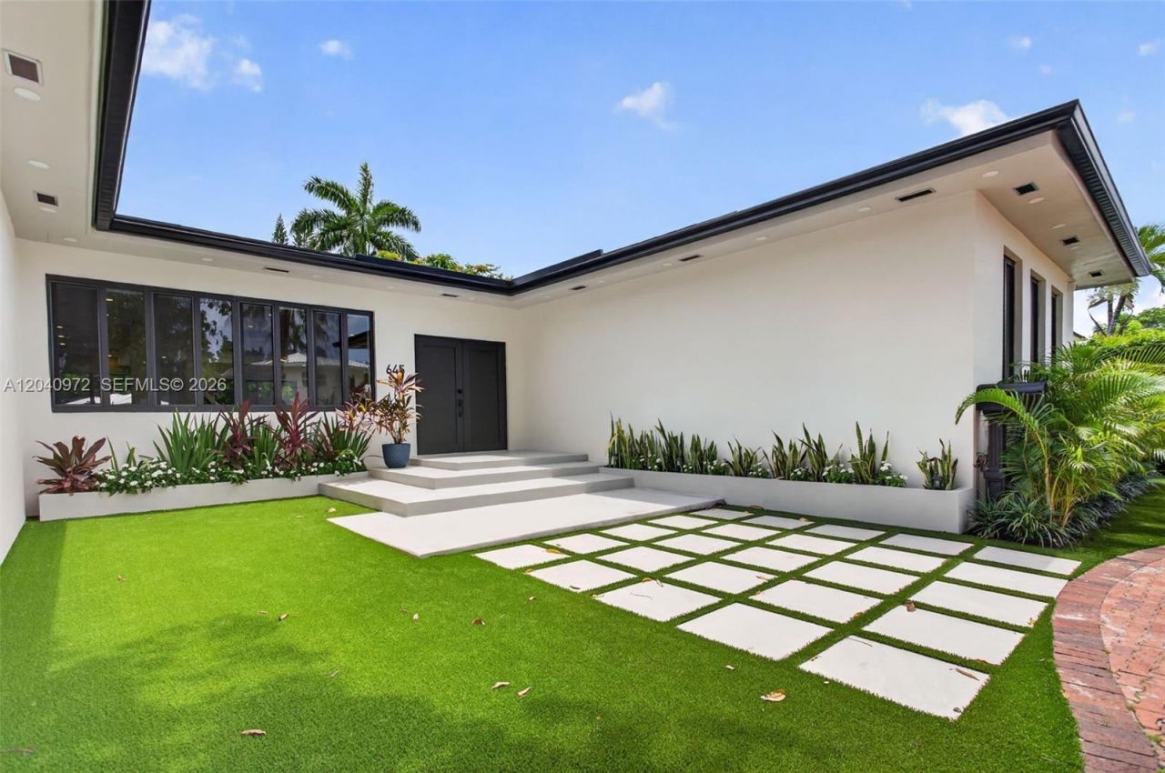 645 NE 53rd St, Miami, FL 33137 Photo