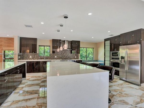 2255 NE 120th St , North Miami, FL 33181