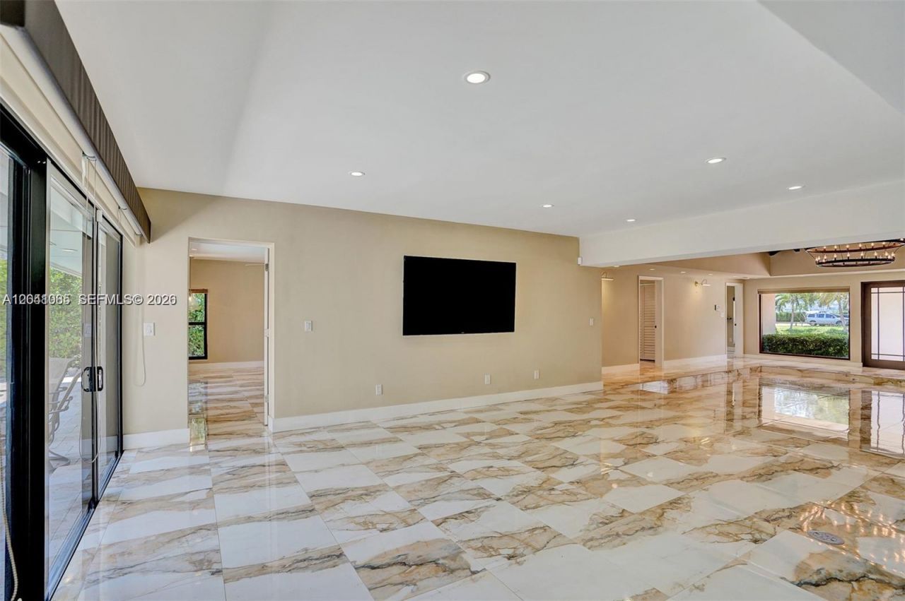 2255 NE 120th St , North Miami, FL 33181 Photo