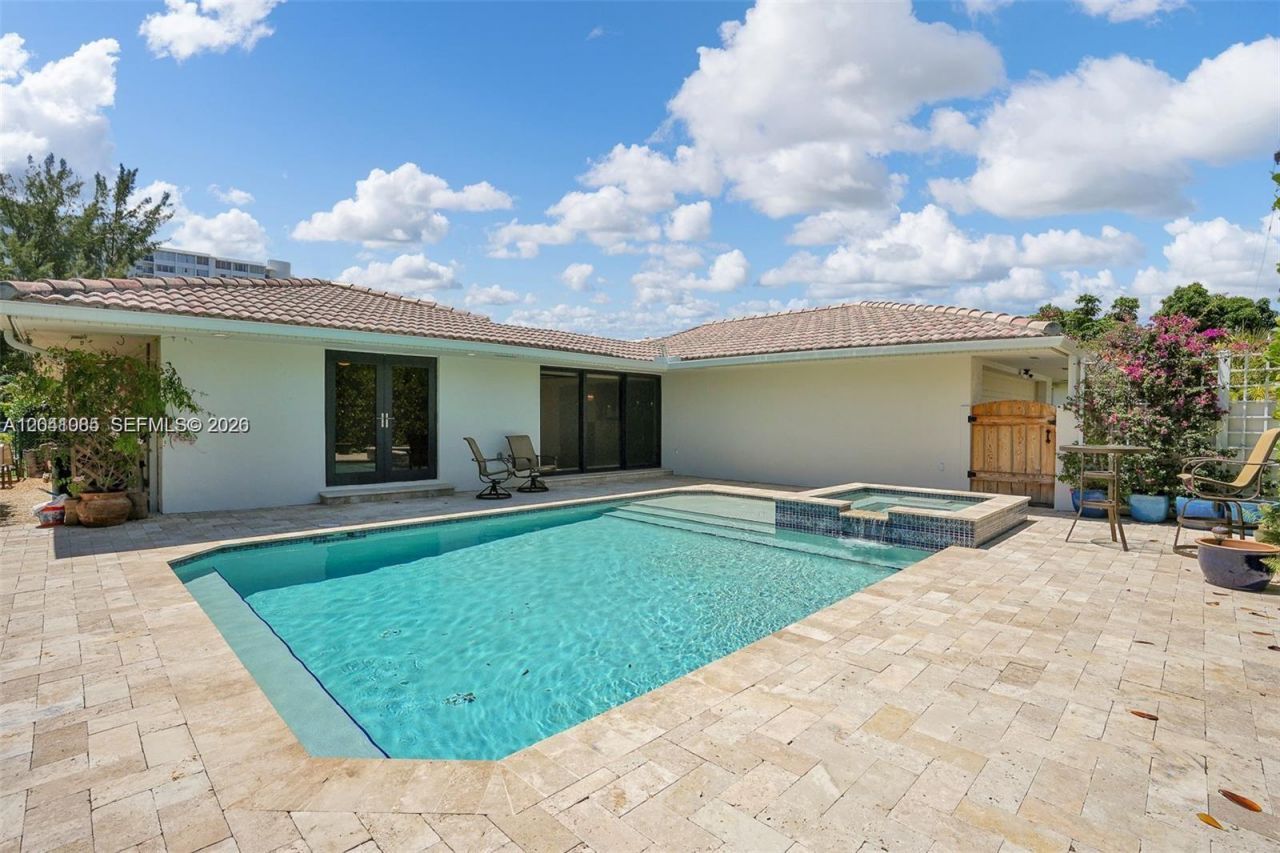 2255 NE 120th St , North Miami, FL 33181 Photo