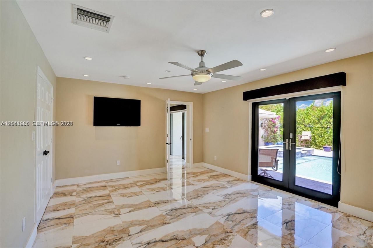 2255 NE 120th St , North Miami, FL 33181 Photo