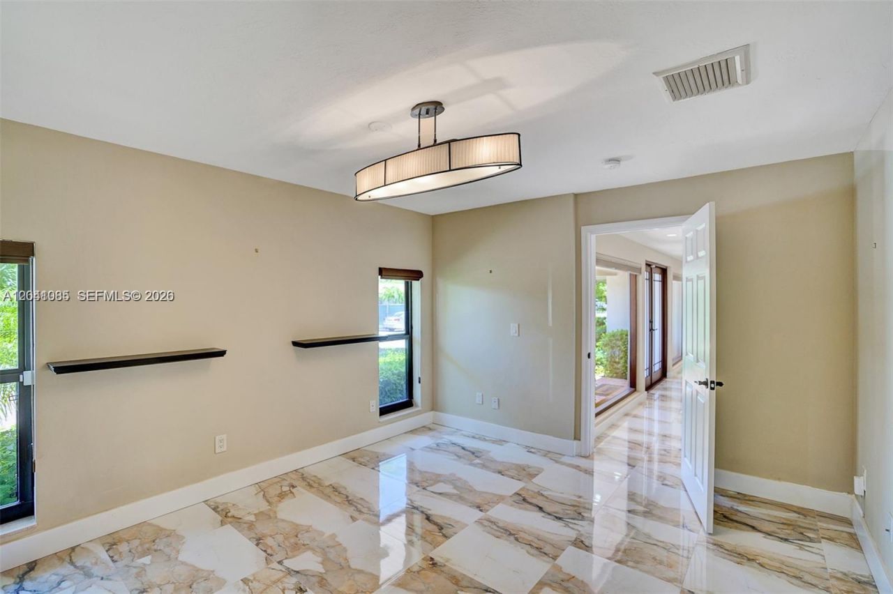 2255 NE 120th St , North Miami, FL 33181 Photo