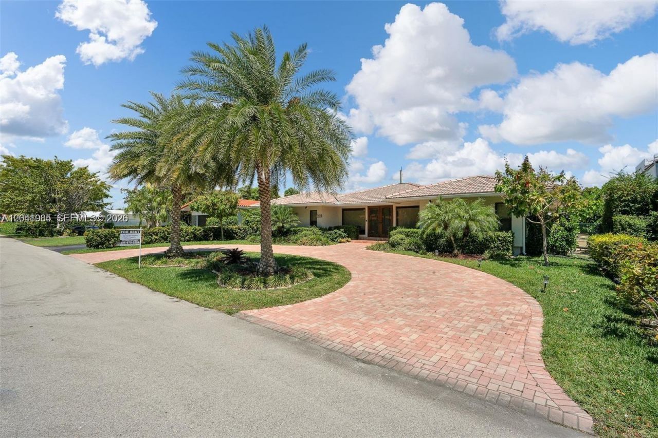 2255 NE 120th St , North Miami, FL 33181 Photo