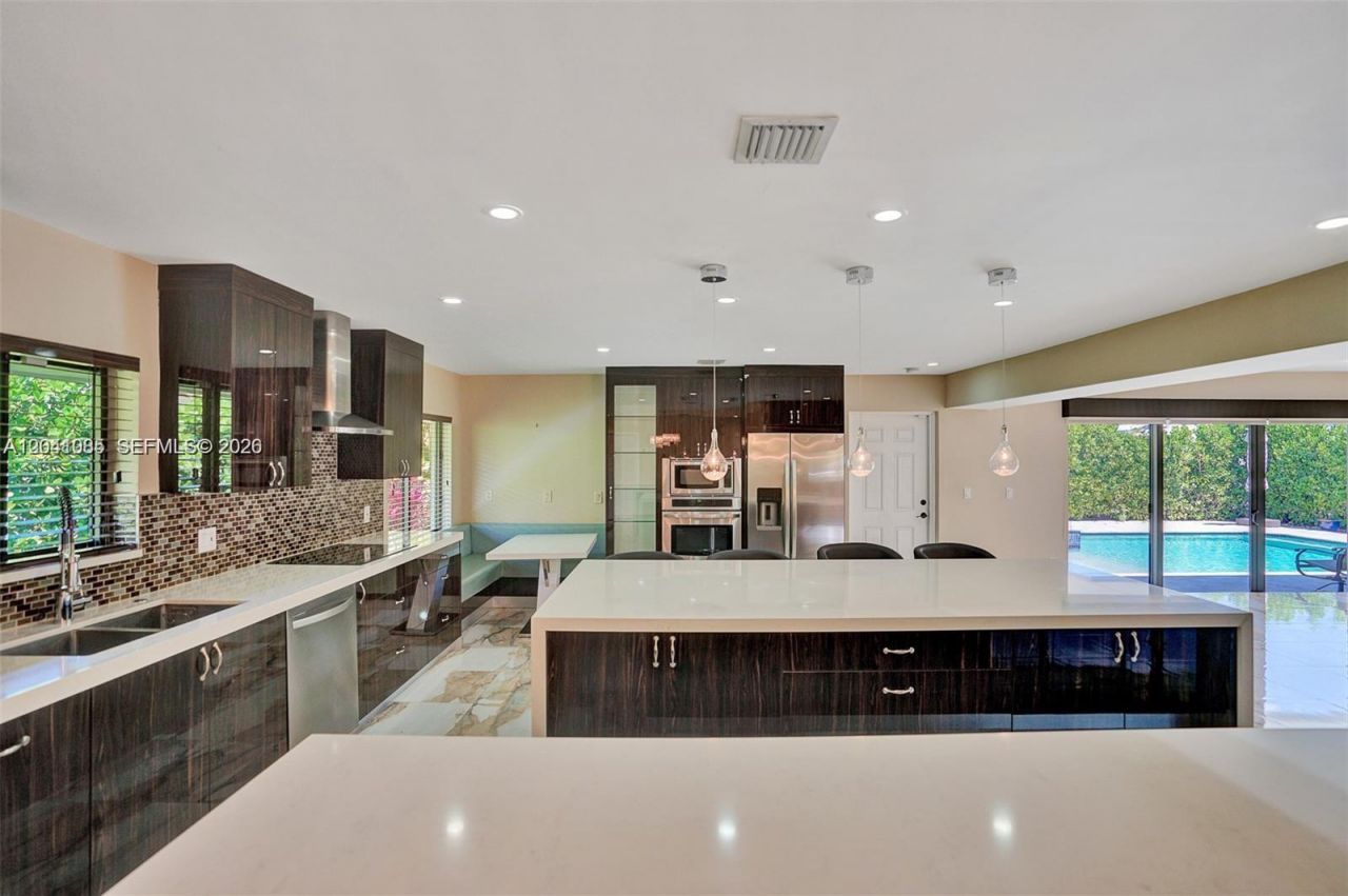 2255 NE 120th St , North Miami, FL 33181 Photo