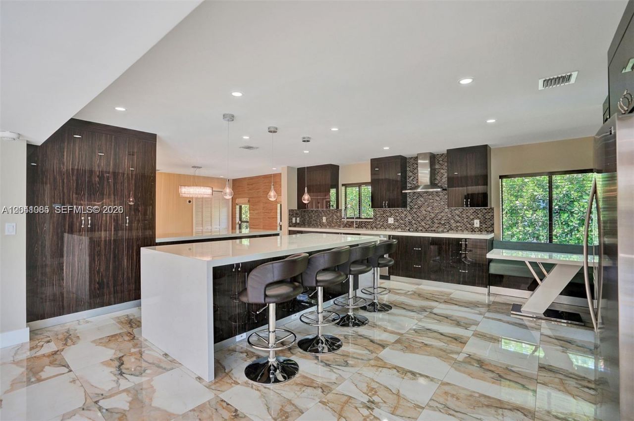2255 NE 120th St , North Miami, FL 33181 Photo