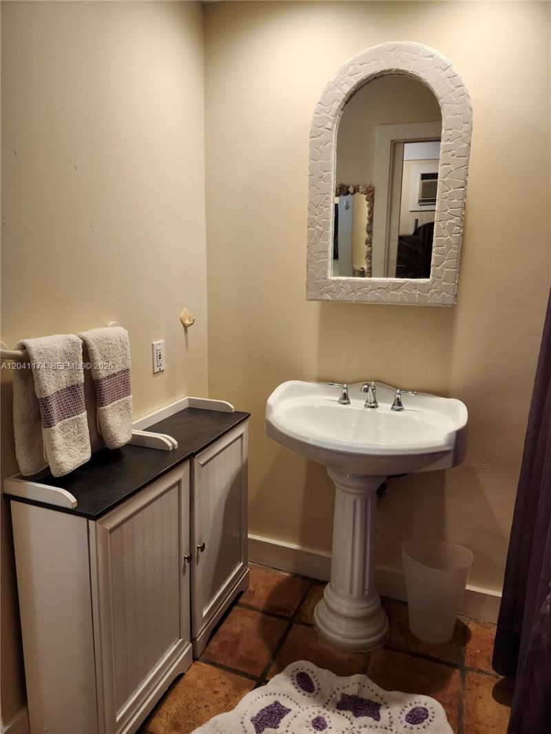 3940 Main , Unit COTTAGE, Miami, FL 33133 Photo