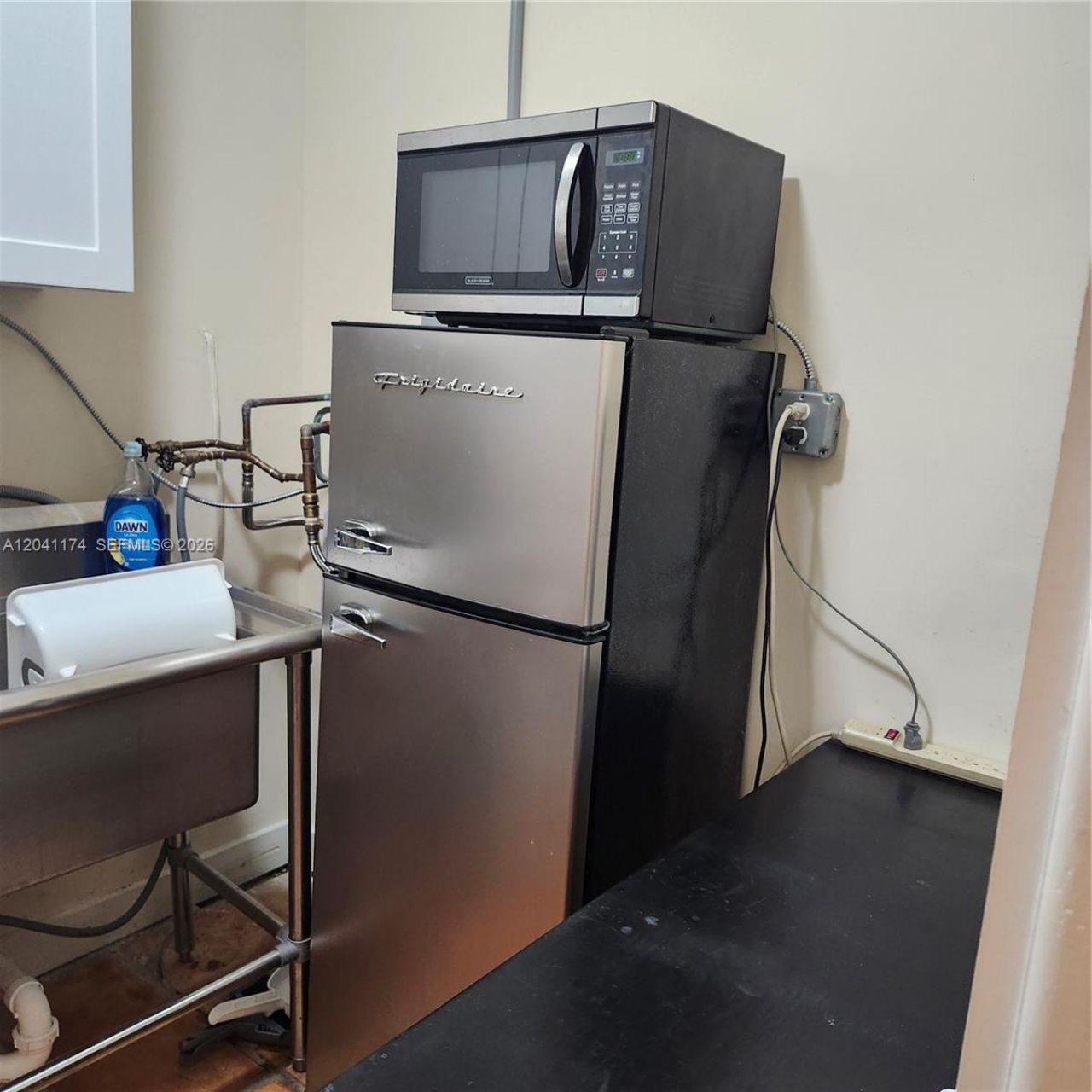3940 Main, Unit COTTAGE, Miami, FL 33133 Photo