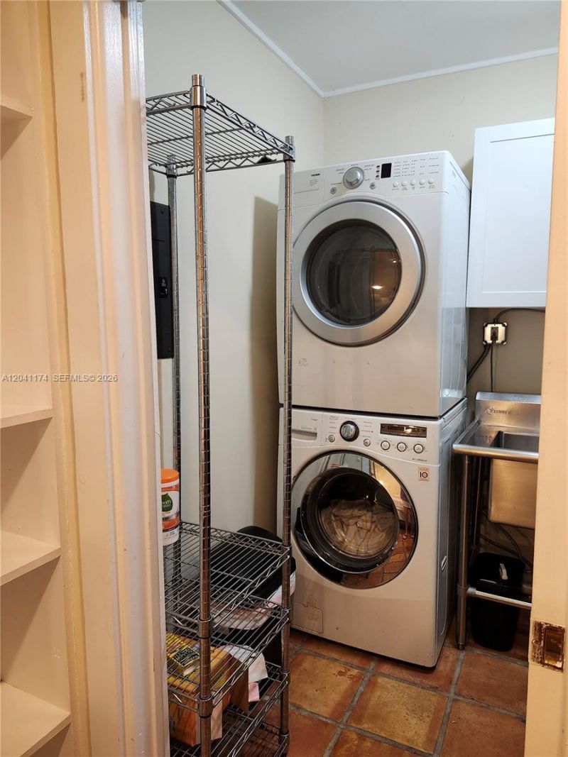 3940 Main , Unit COTTAGE, Miami, FL 33133 Photo