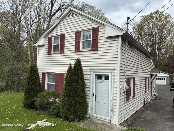 42 State Route 9h , Hudson, NY 12534