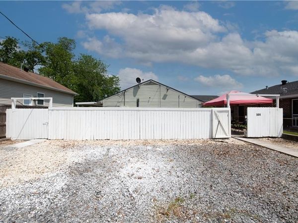 306 JACKSON Street , Kenner, LA 70062