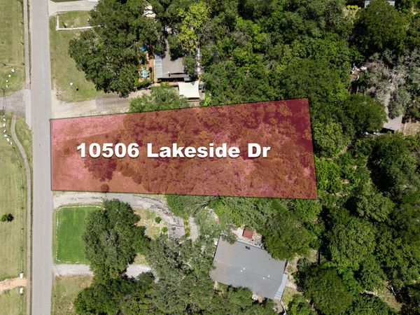 10506 Lakeside DR , Jonestown, TX 78645