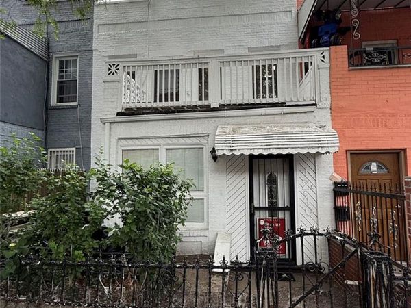 1240 Manor Avenue , Bronx, NY 10472