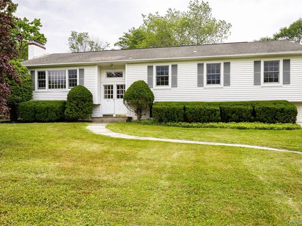 5 Millbank Road , Poughkeepsie, NY 12603