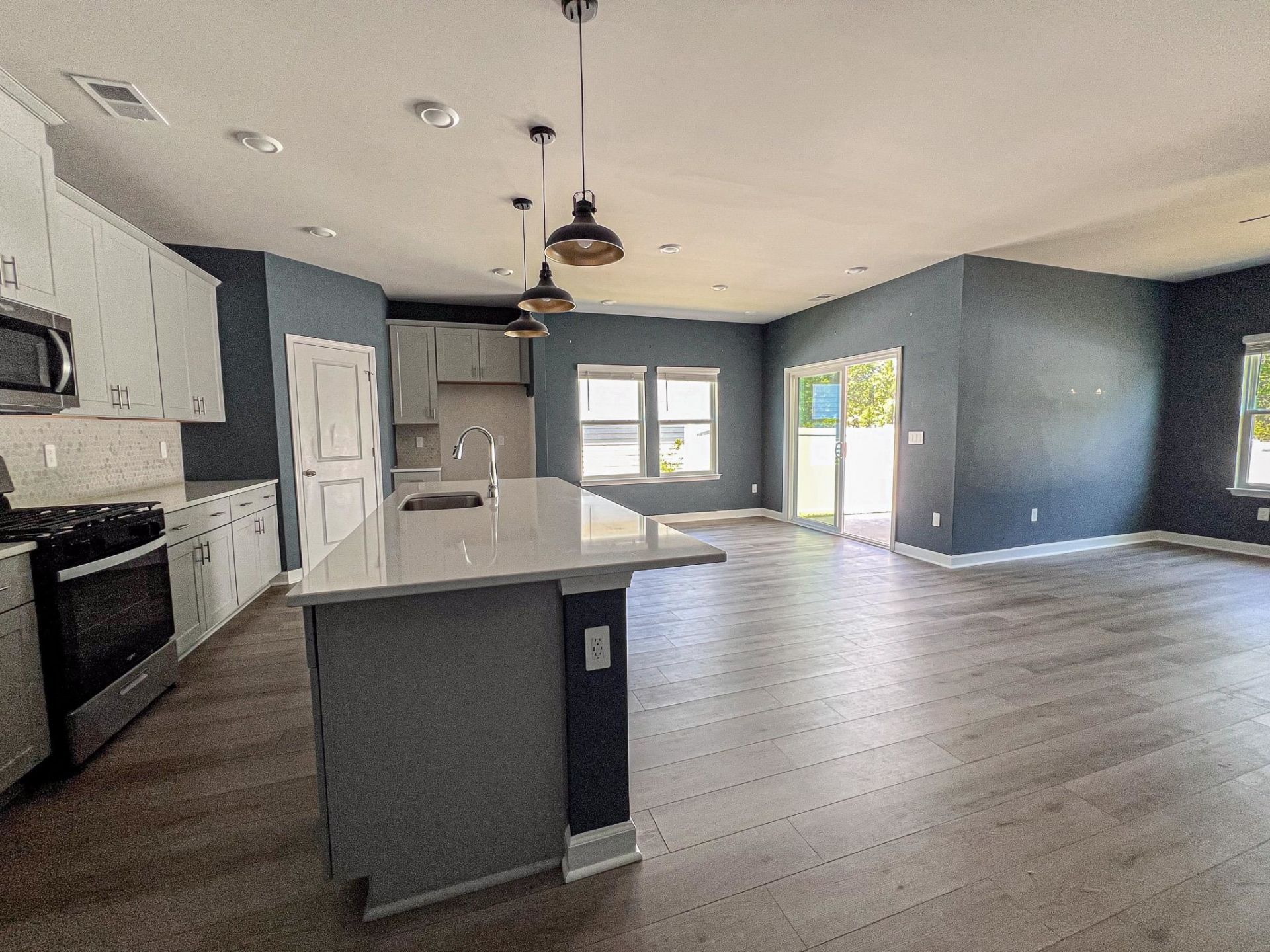 4092 Bayhill St.  Photo 4