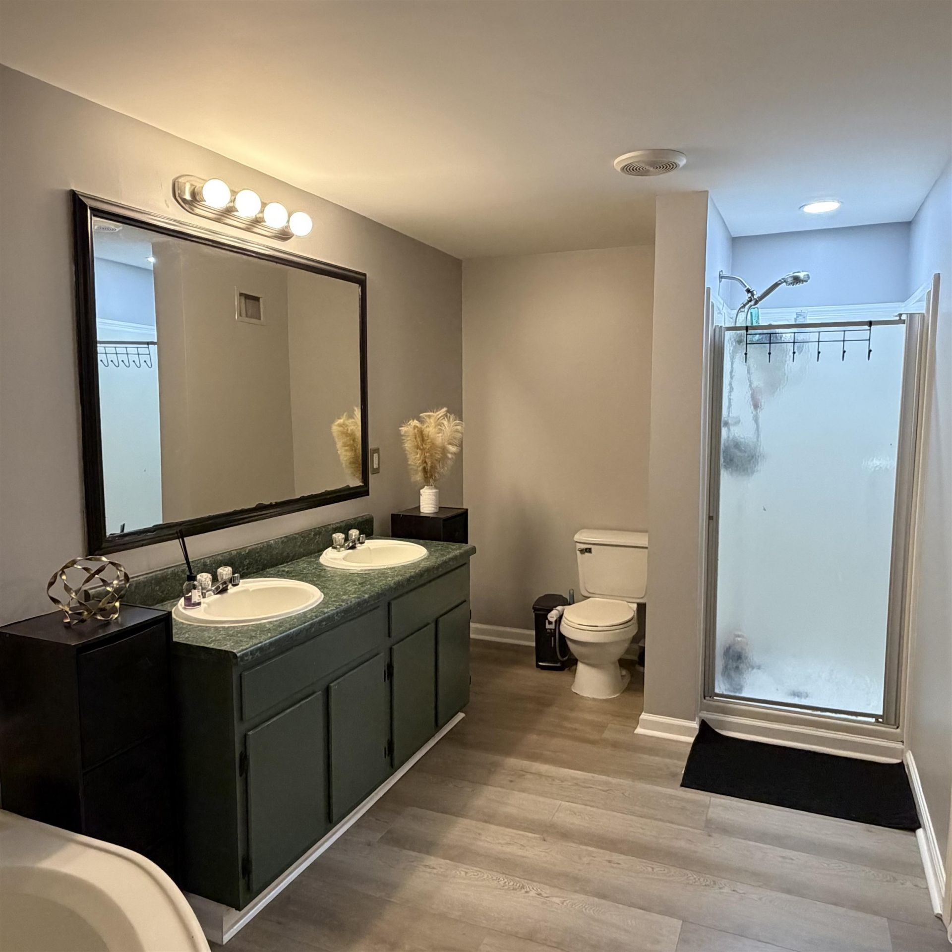 4660 Home Place Circle Photo 16