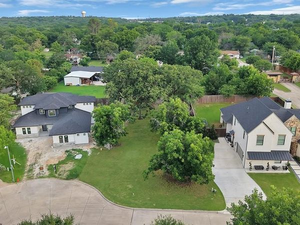 209 Familia Court , Azle, TX 76020