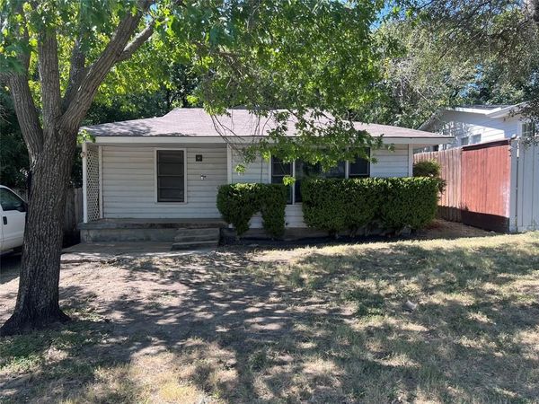 8109 Tinsley Lane, White Settlement, TX 76108