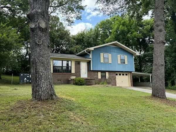 7709 E Village Lane, Hixson, TN 37343