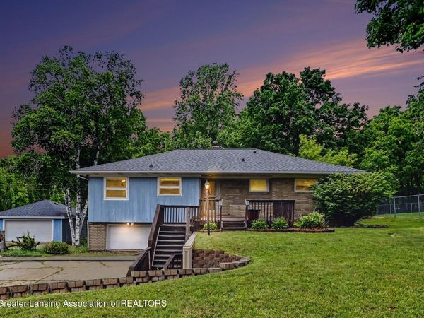 6950 Delta River Drive, Lansing, MI 48906