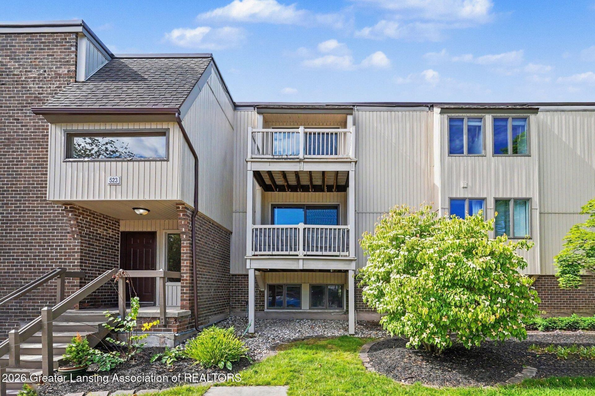 523 Bainbridge Drive, East Lansing, MI 48823 Main Photo