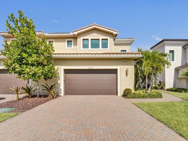 5939 Brookfield Circle W, Hollywood, FL 33312