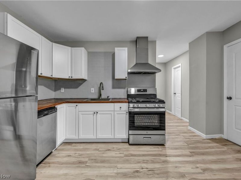3010 Daisy Avenue, Unit Up, Cleveland, OH 44109 Photo 13