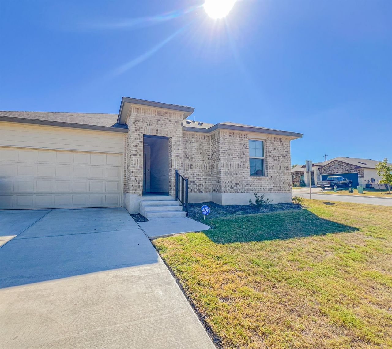 100 Taggart Trl, Jarrell, TX 76537 Main Photo