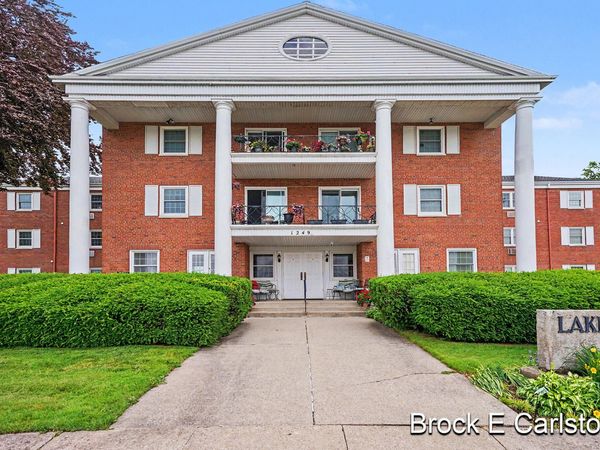 1249 Lakeshore Drive, Unit 339, Muskegon, MI 49441