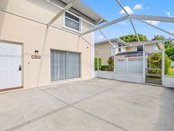 1542 N Lawnwood Circle, Unit 37D, Fort Pierce, FL 34950