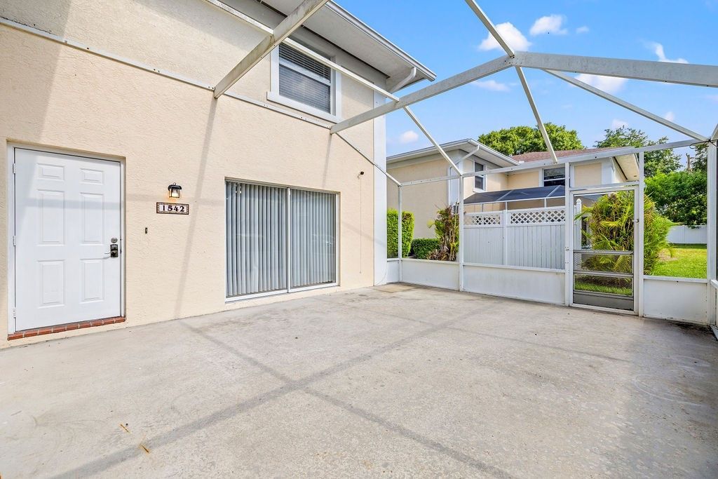 1542 N Lawnwood Circle, Unit 37D, Fort Pierce, FL 34950 Photo