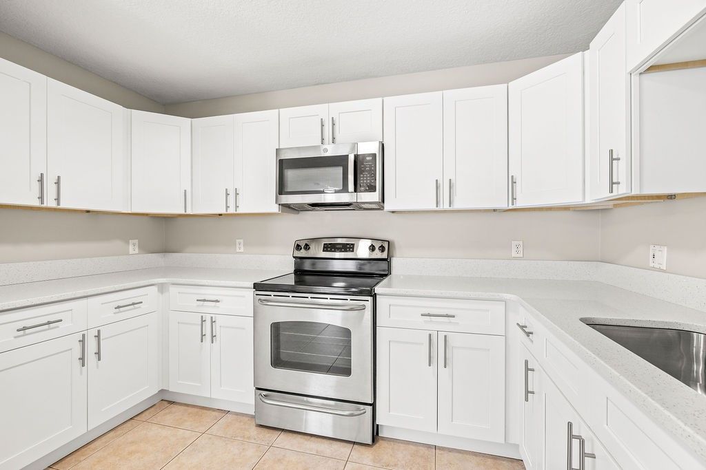 1542 N Lawnwood Circle, Unit 37D, Fort Pierce, FL 34950 Photo