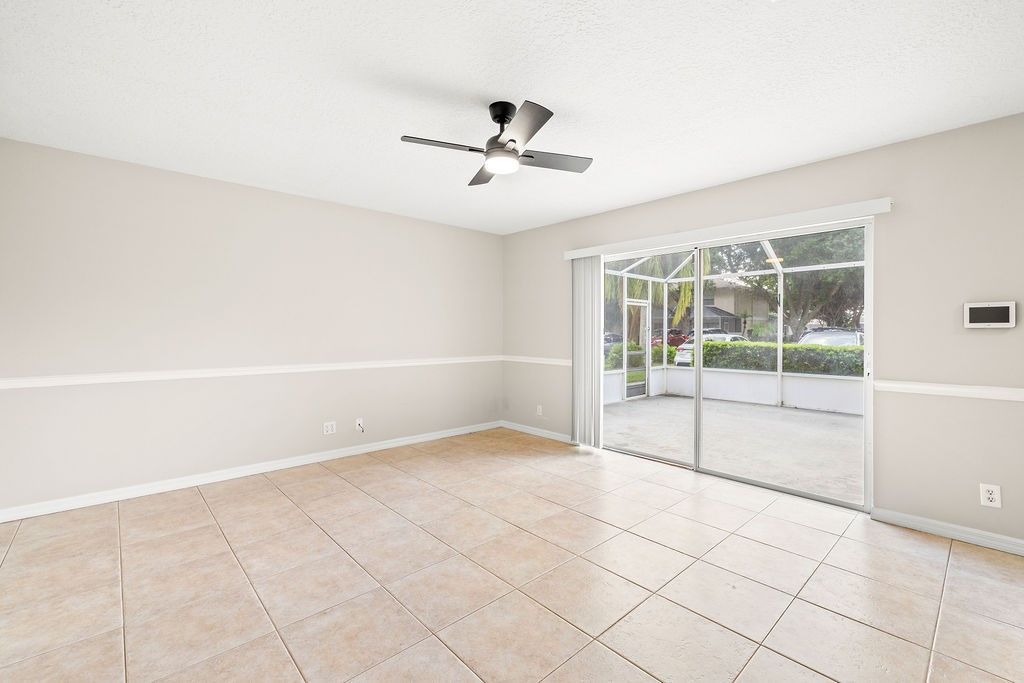 1542 N Lawnwood Circle, Unit 37D, Fort Pierce, FL 34950 Photo