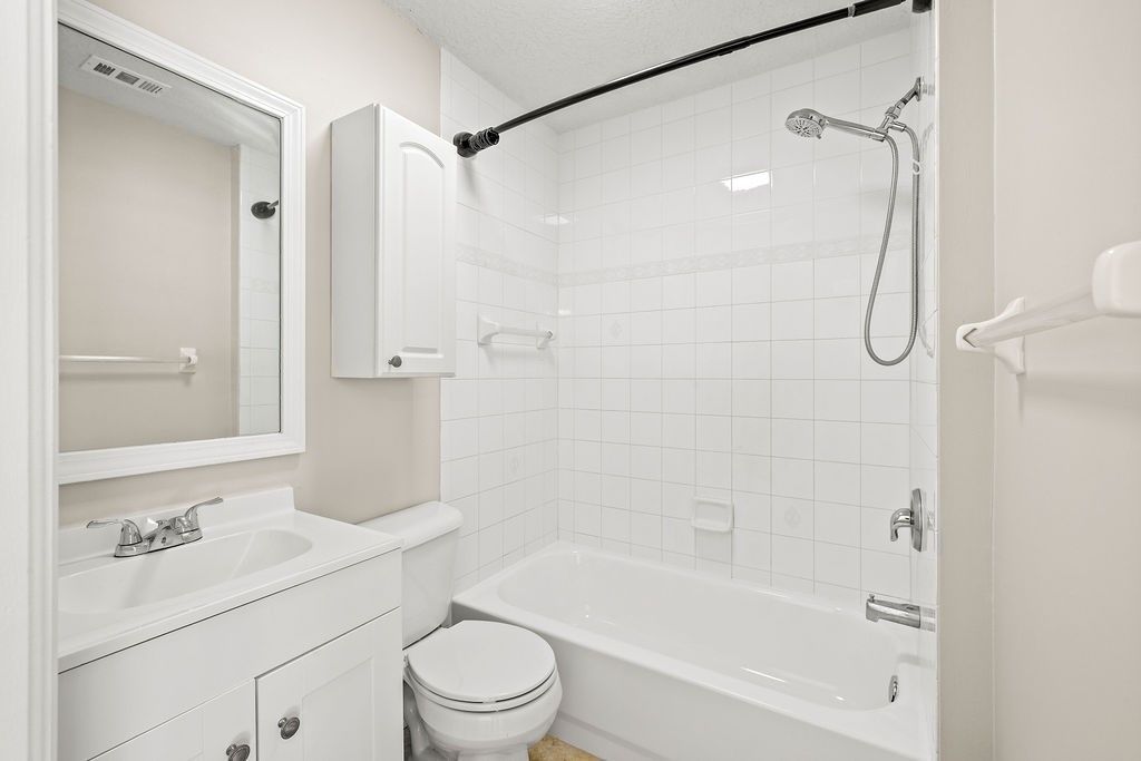 1542 N Lawnwood Circle, Unit 37D, Fort Pierce, FL 34950 Photo