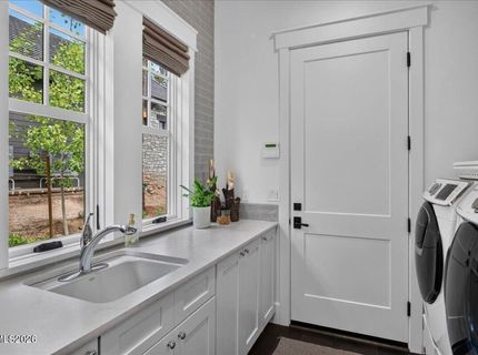 5755 Nordend Way, Reno, NV 89511 Photo