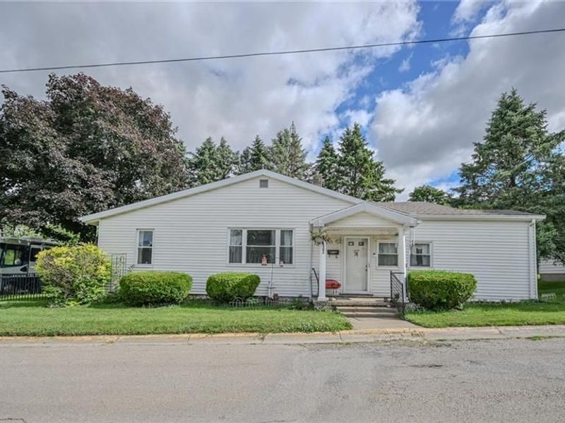 1302 N Yellow Springs Street, Springfield, OH 45504 Photo 2