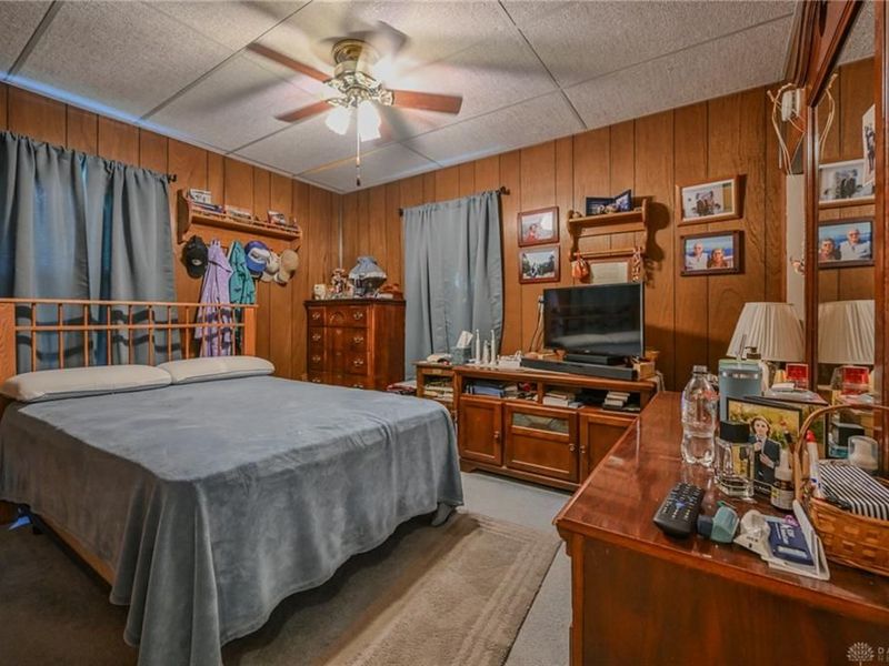 1302 N Yellow Springs Street, Springfield, OH 45504 Photo 4