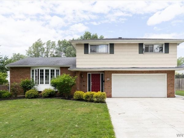 172 Chestnut Hill Lane S, Buffalo, NY 14221