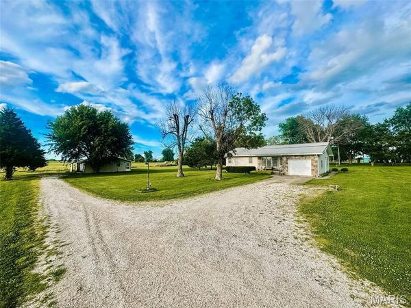 1149 E Us Highway 54 , Vandalia, MO 63382
