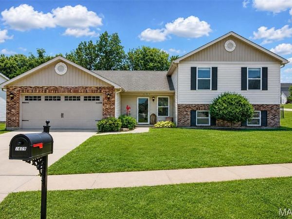 1609 Spring Mill Drive, Wentzville, MO 63385