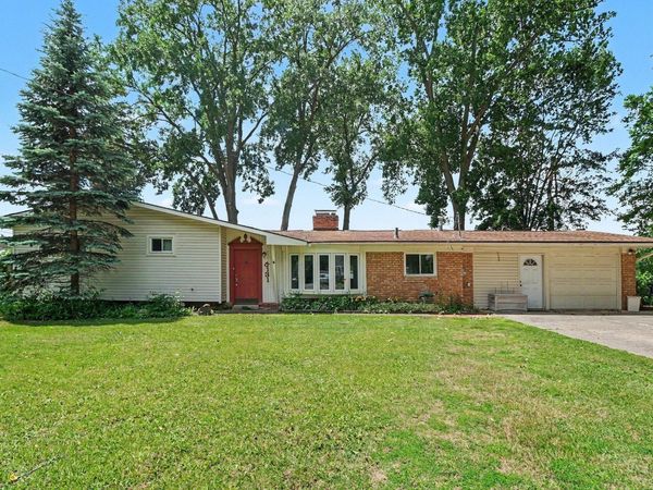 5131 Elizabeth Lake Road, Waterford, MI 48327