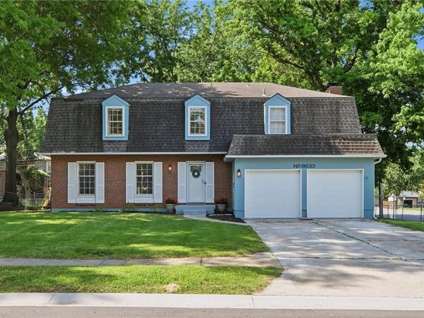 8633 W 89th Street, Overland Park, KS 66212