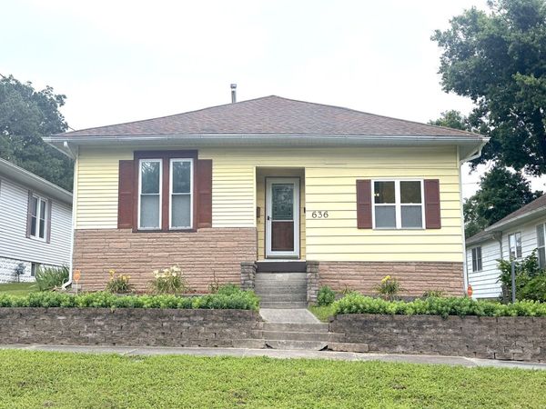 636 N 11th Street , Murphysboro, IL 62966