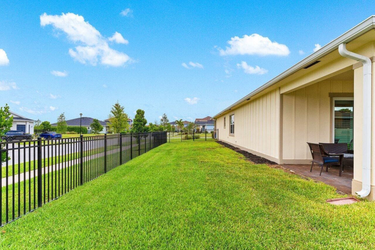 962 Castaway Court, The Acreage, FL 33470 Photo