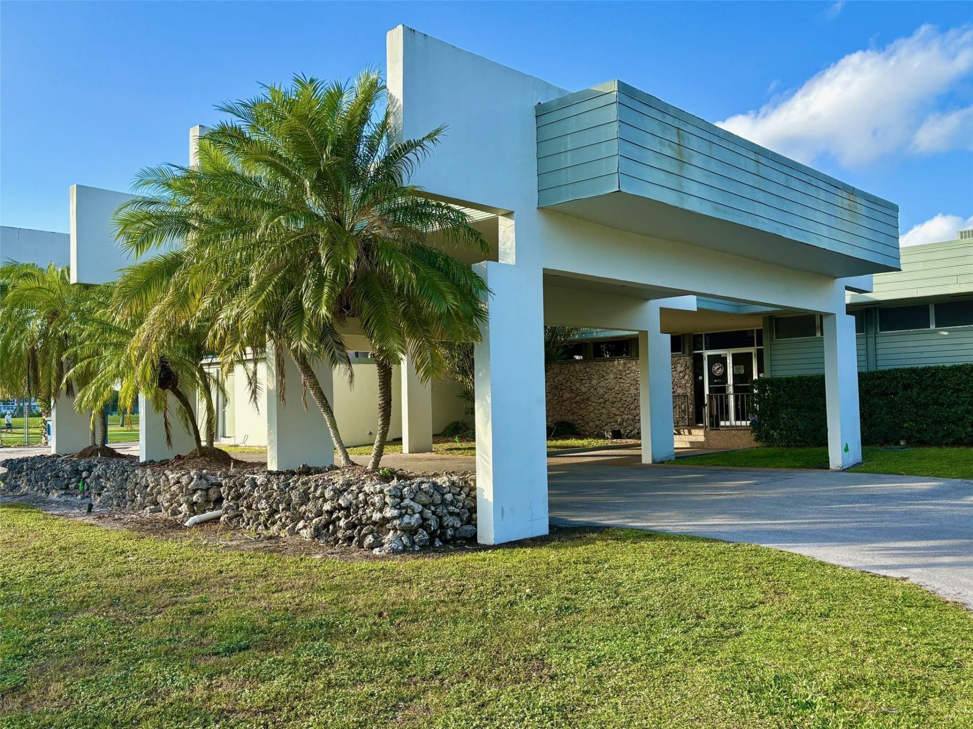 1055 Country Club Drive, Unit 404, Margate, FL 33063 Photo