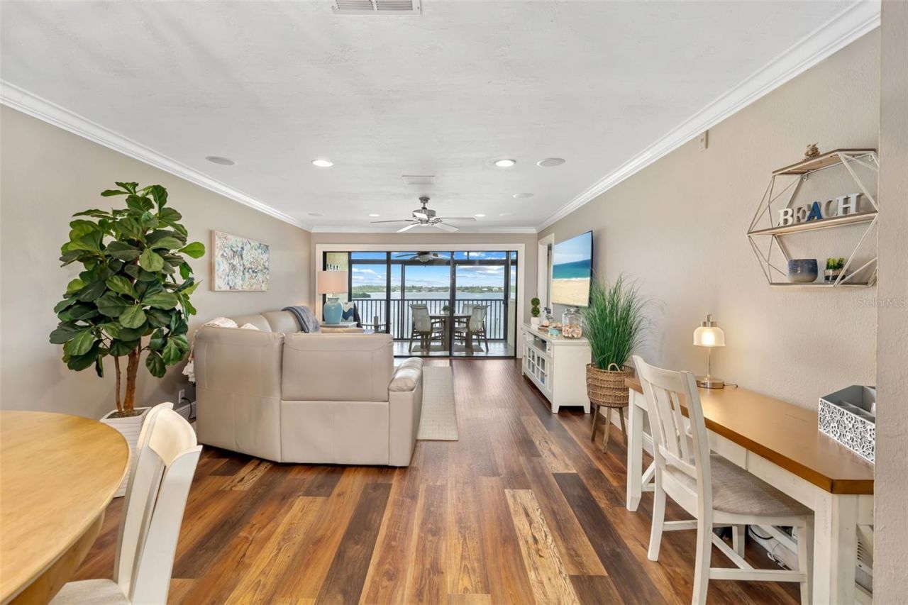 8911 Midnight Pass Road, Unit 409, Sarasota, FL 34242 Photo