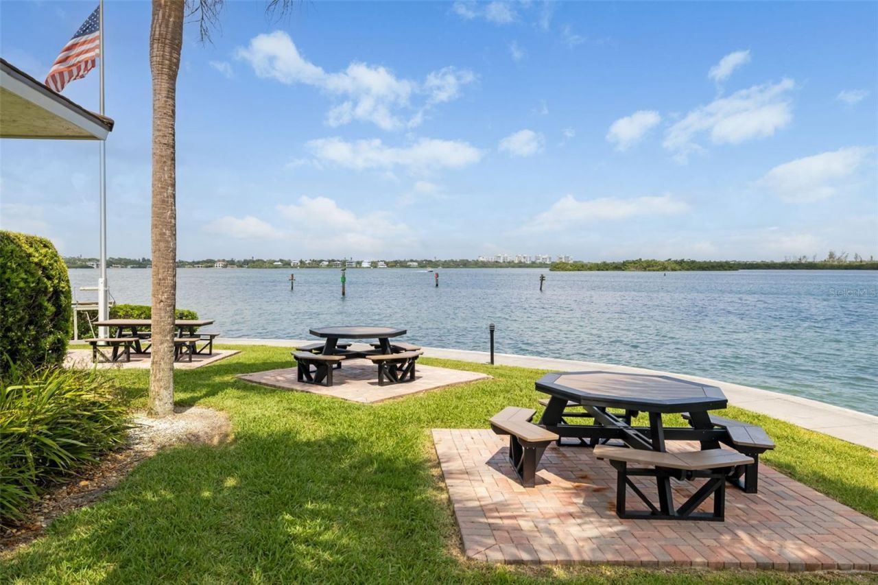 8911 Midnight Pass Road, Unit 409, Sarasota, FL 34242 Photo