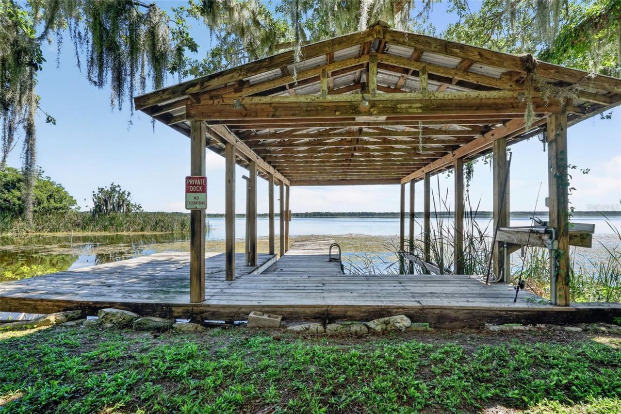 4136 Cr 400 , Lake Panasoffkee, FL 33538 Photo